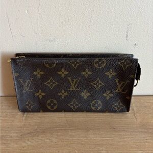 Authentic Louis Vuitton monogram cosmetic case